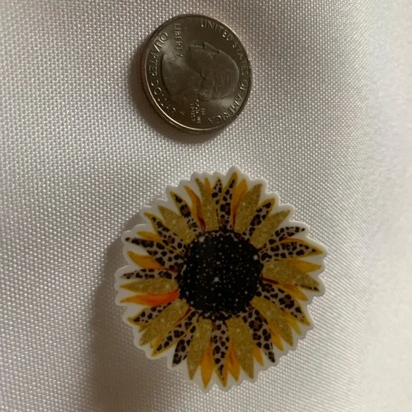 NWT. Handmade Sunflower Pin Brooch! - Picture 2 of 2